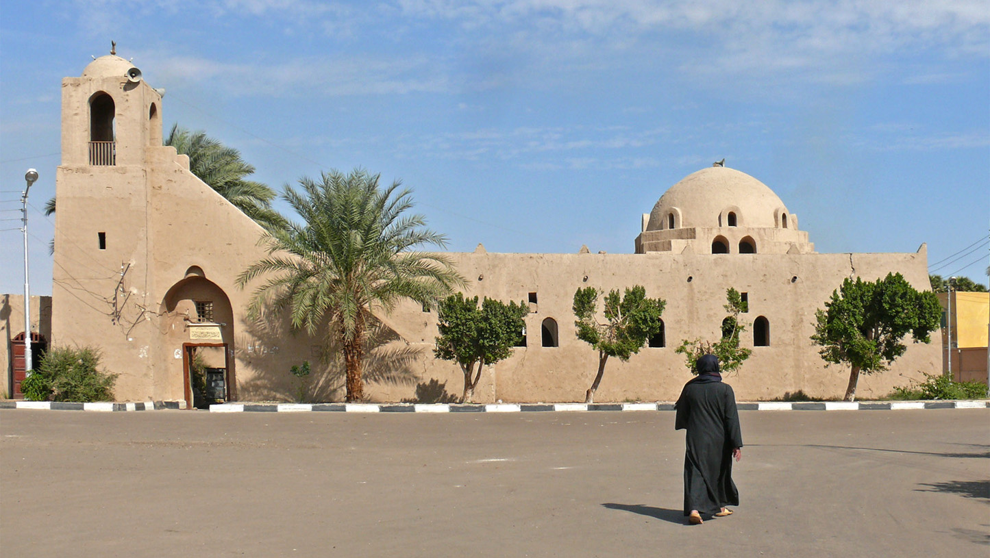 Hassan Fathy’s New Gourna Village (Luxor, Egypt, 1940s–50s)