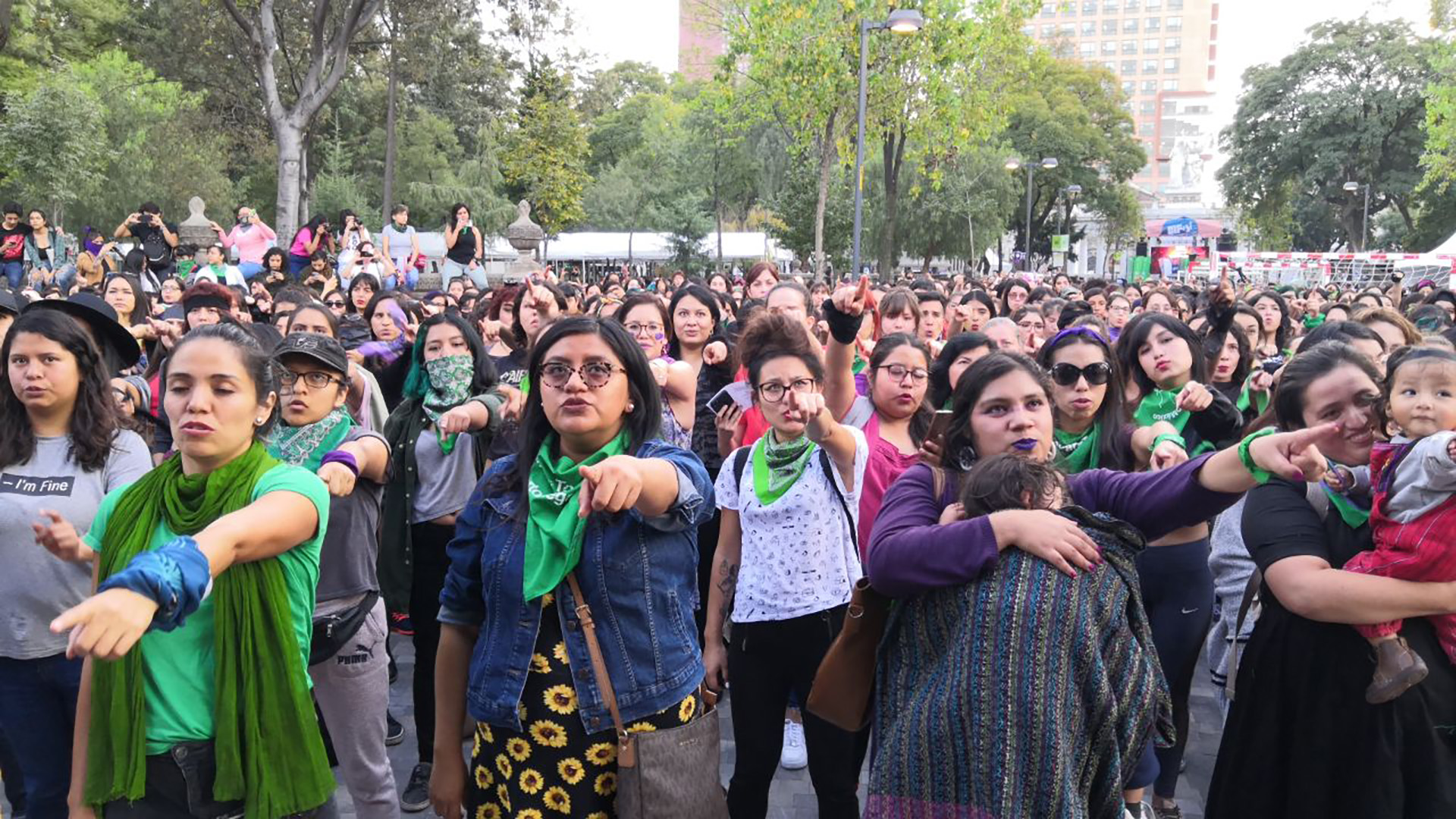 Women performing the Chilean feminist street performance Un violador en tu camino in Mexico City’s Alameda Central.