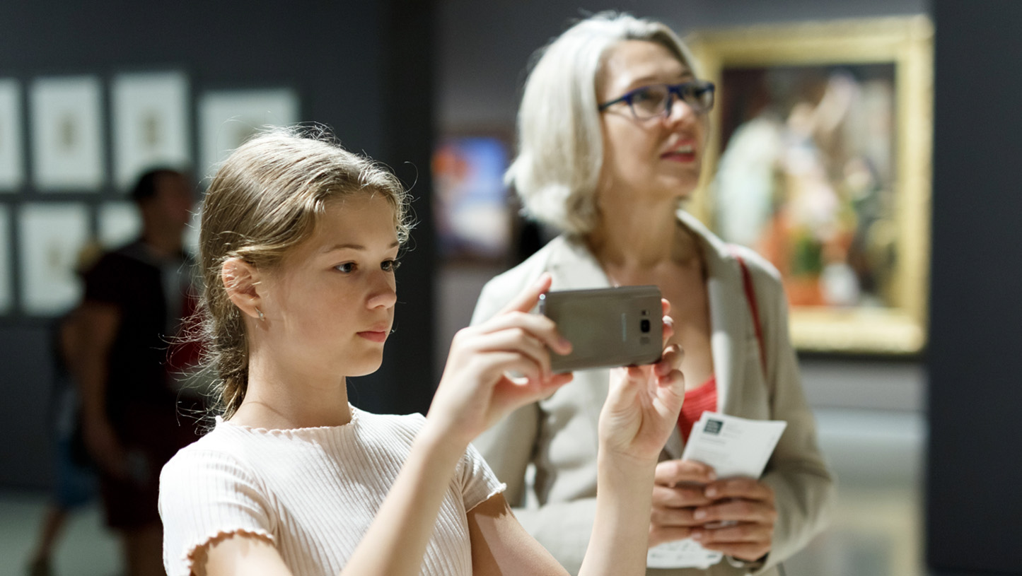 Photographing paintings in a museum